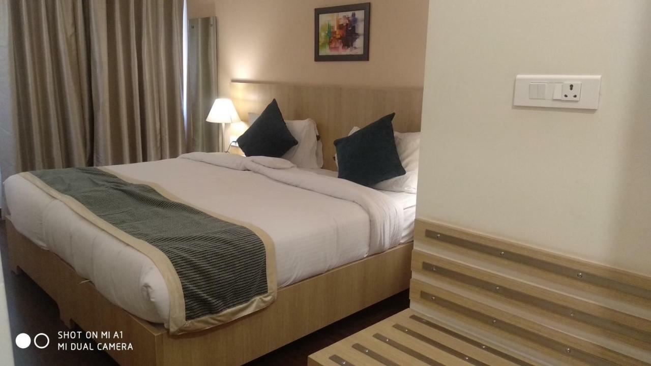 Starlit Suites Neemrana Exteriör bild