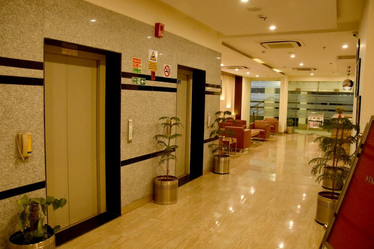 Starlit Suites Neemrana Exteriör bild